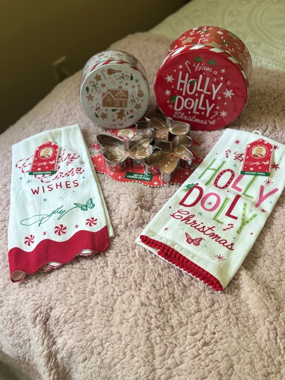 Holly Dolly Christmas set NWT